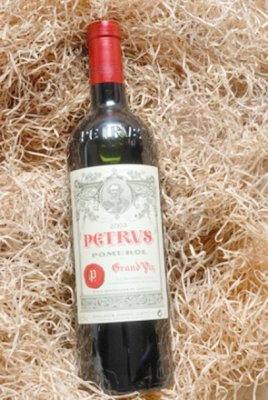 Pomerol, cele mai scump vin de import din România